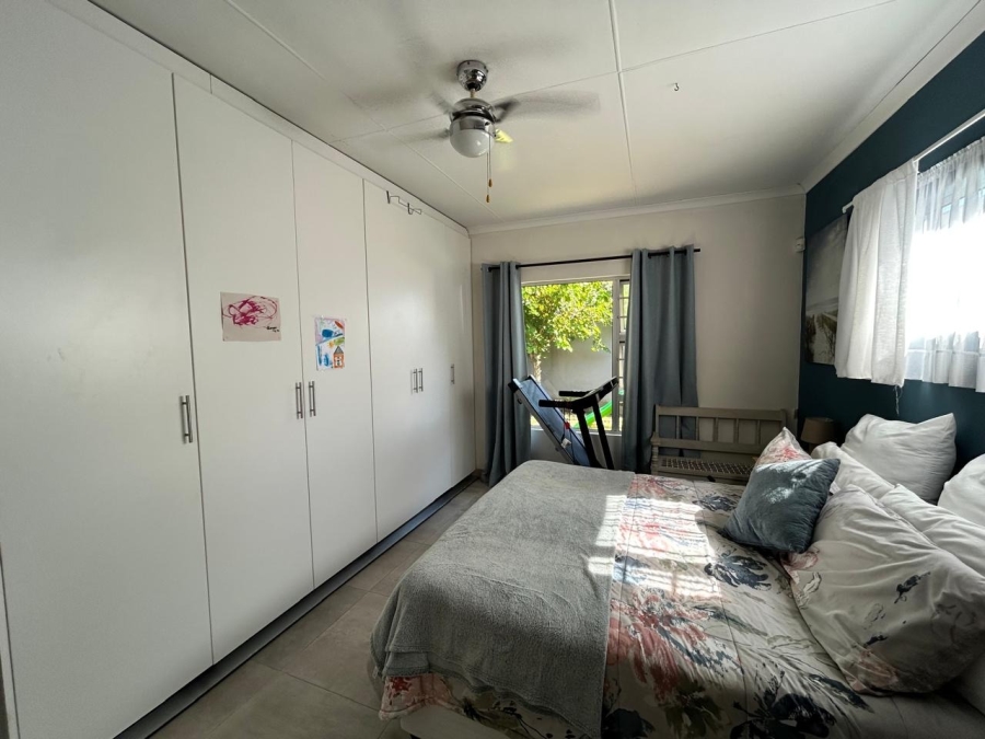 5 Bedroom Property for Sale in Sunrise On Sea Eastern Cape